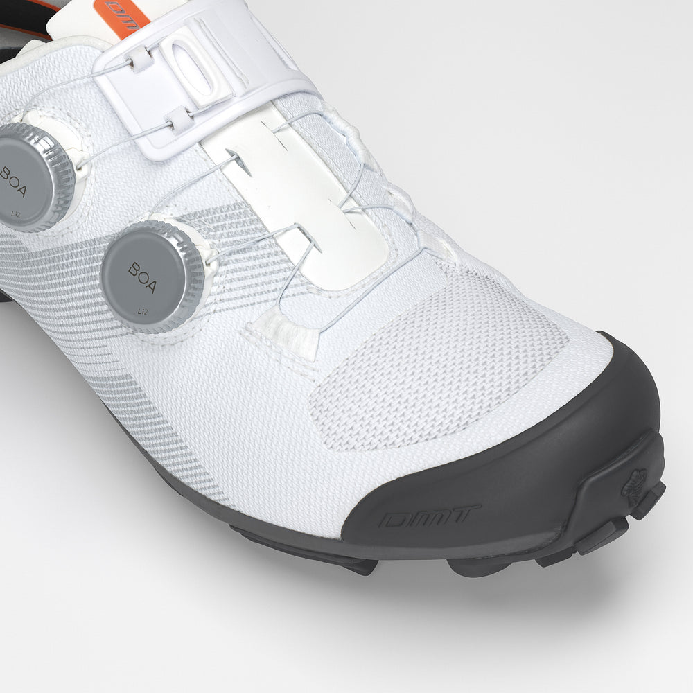 
                  
                    DMT KM0 EVO SHOES WHITE/SILVER
                  
                