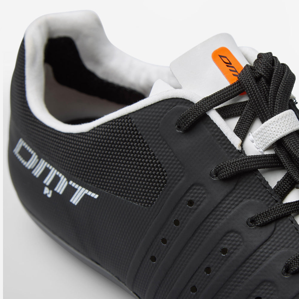 
                  
                    SHOES DMT KR4 PJ BLACK/WHITE
                  
                