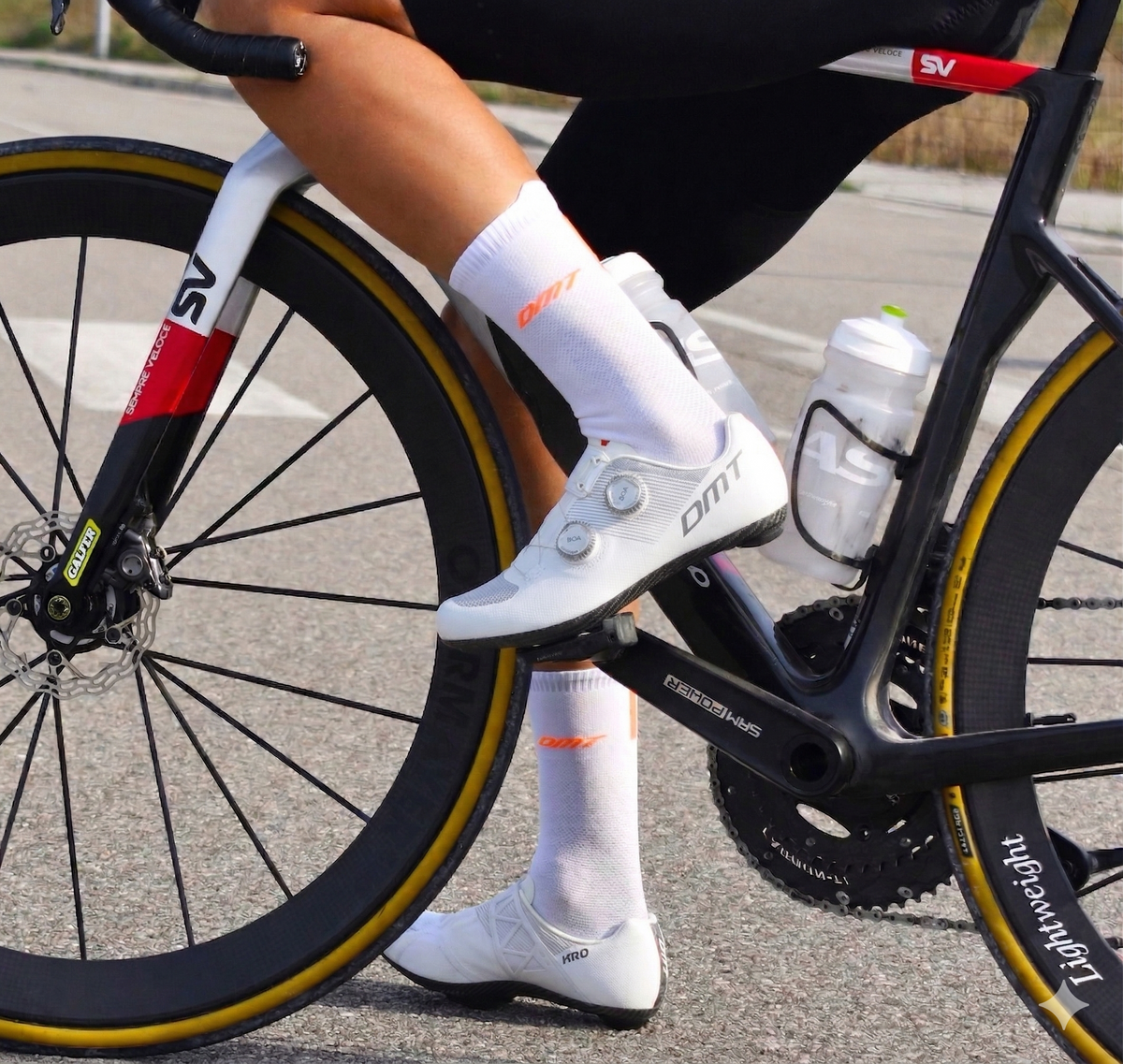 DMT Cycling - Cycling shoes: mtb, road and carbon bike shoes DMT Cycling - Cycling shoes: mtb, road and carbon bike shoes
