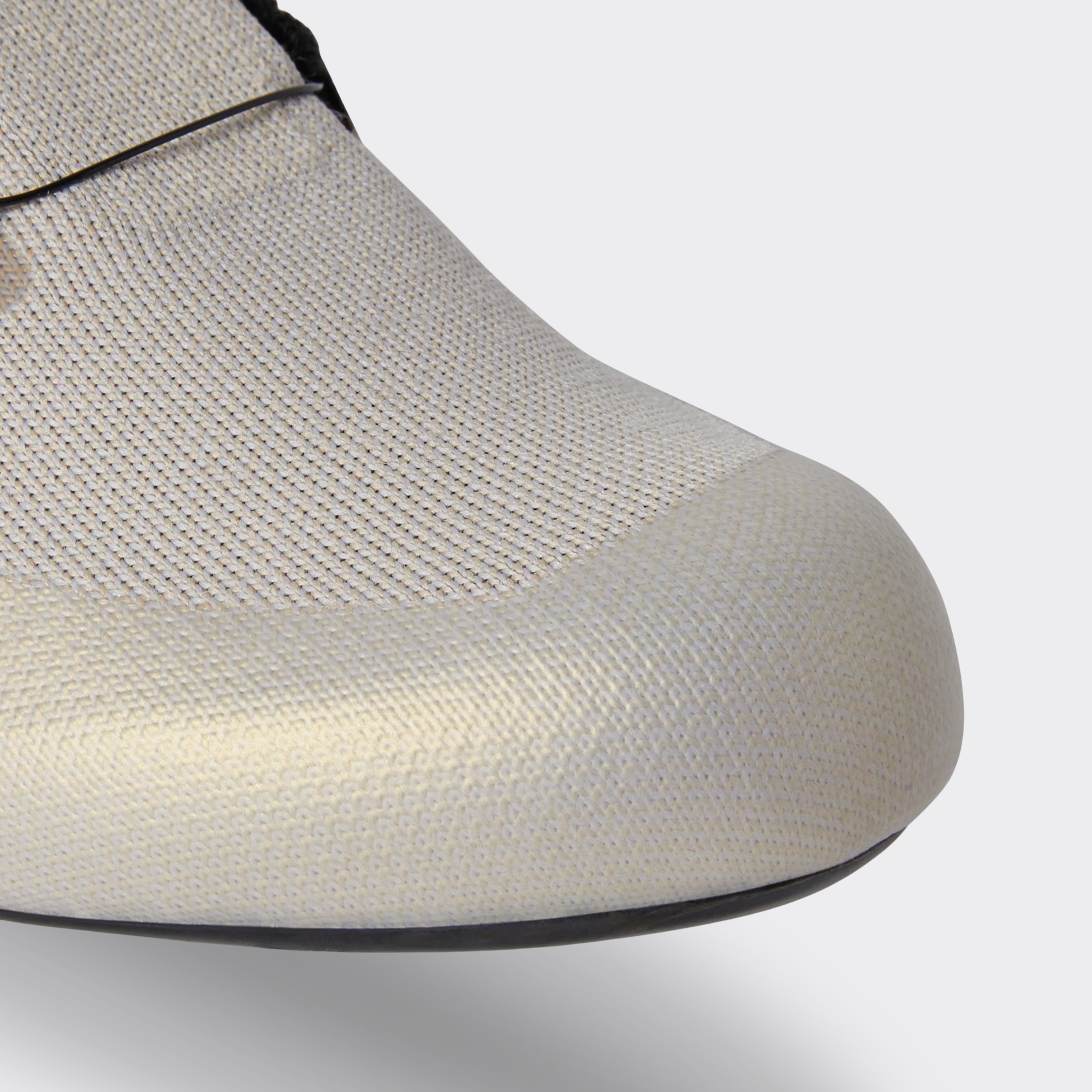 KR30 Shoes - Sand / Black