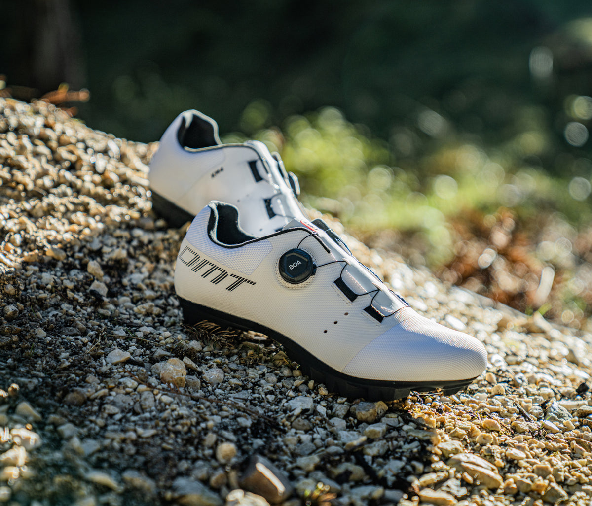 DMT KM4: XC MARATHON White | DMT Cycling DMT KM4: XC MARATHON White | DMT Cycling
