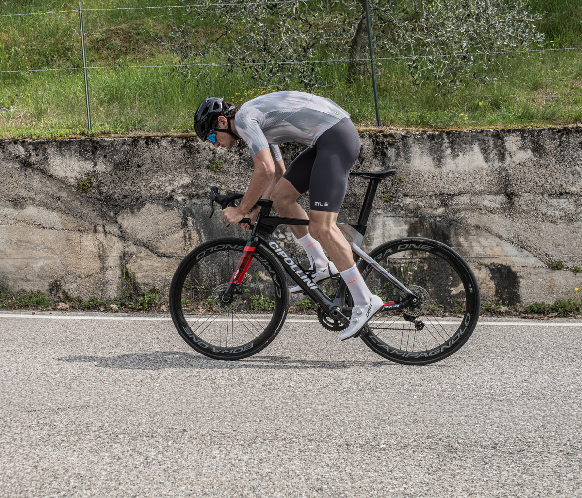DMT KR0 Evo Superlight: ROAD White / Silver | DMT Cycling DMT KR0 Evo Superlight: ROAD White / Silver | DMT Cycling