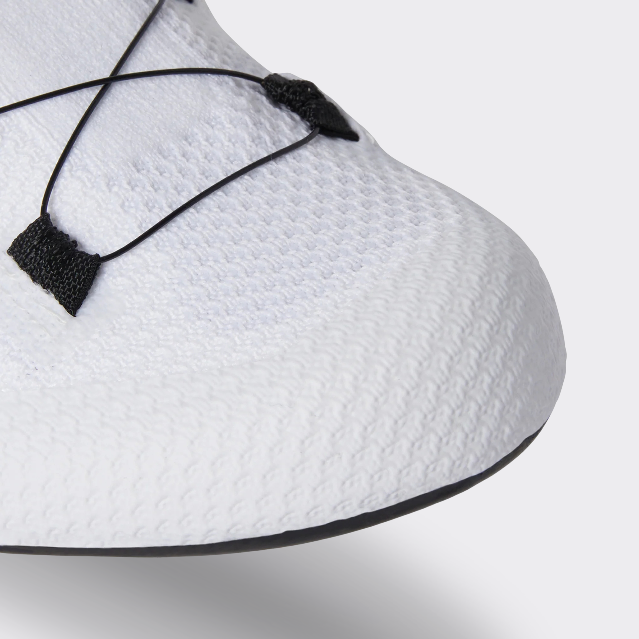 SH10 Shoes - White / Black